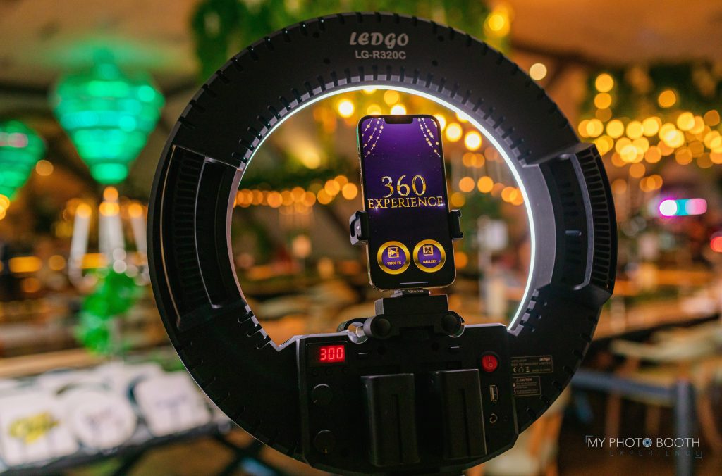 360 photo booth hire in Aldbourne