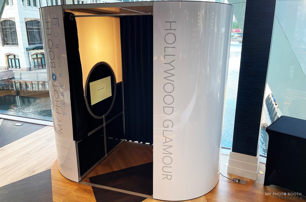 black and white photo booth hire in Thatcham